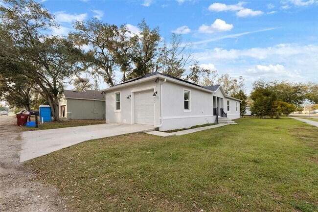 Building Photo - 902 W Alsobrook St
