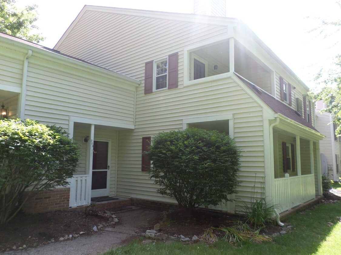 Building Photo - 203 Chowning Pl