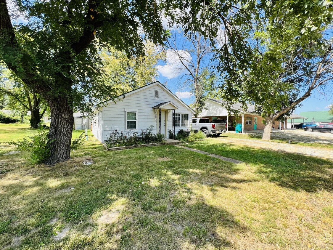 410 S Oak Ave, Belle, MO 65013 House Rental in Belle, MO