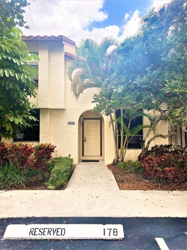 Foto del edificio - 5859  Fox Hollow Drive A Boca Raton Fl 33486