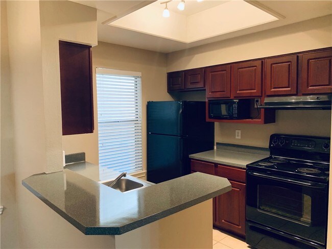 Building Photo - 6000-5 Shepherd Mountain Cove