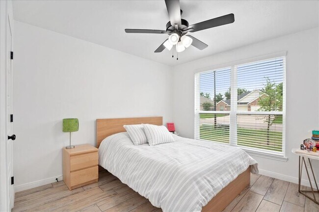 Building Photo - 2715 Torino Reale Ave