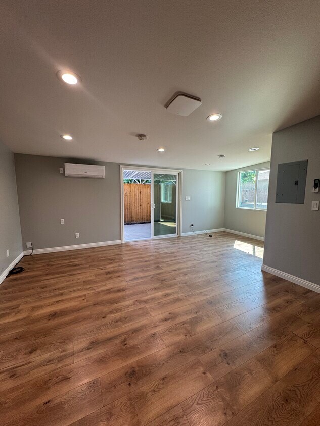 Foto principal - 6014 Lincoln Ave