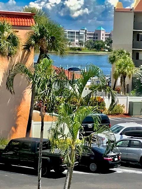 Foto del edificio - 8911 Blind Pass Rd