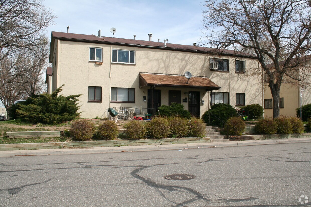 Foto del edificio - 9201-9221 E 14th Ave