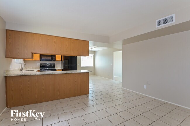 Foto del edificio - 8542 E 19th St