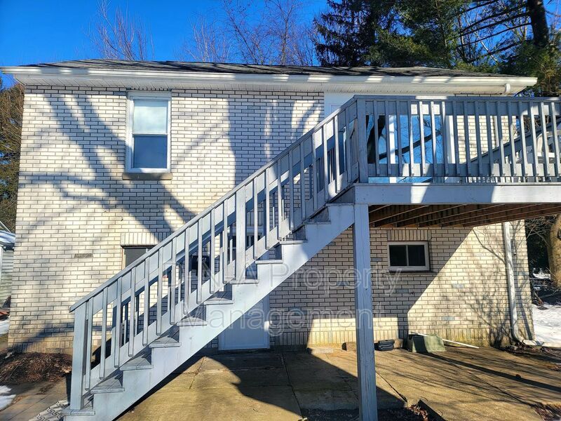 Primary Photo - 316 Oakwood Ave