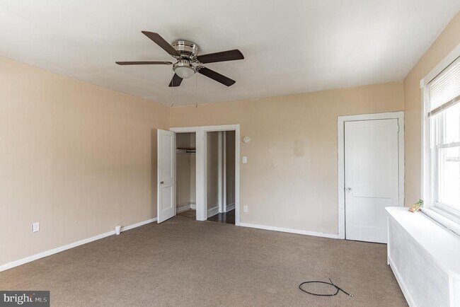 Foto del edificio - 4812 E Roosevelt Blvd