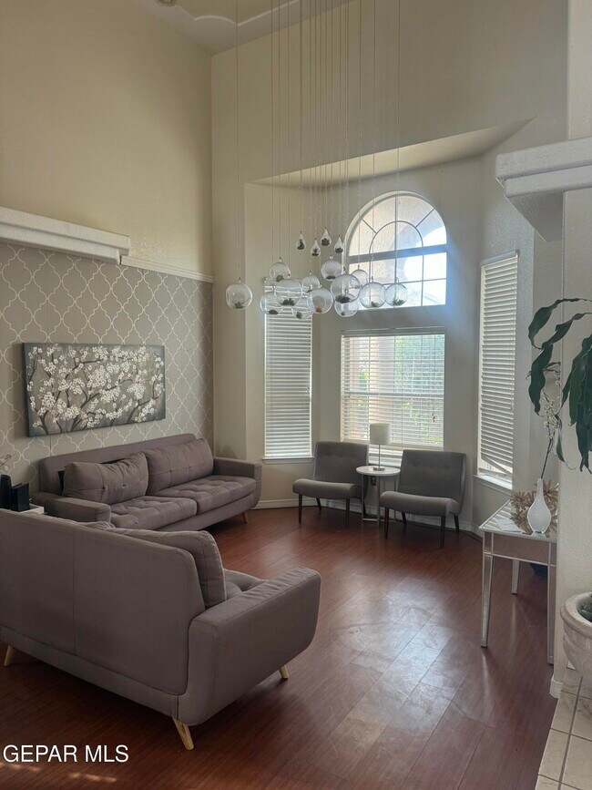 Building Photo - 12176 Dos Rios Dr