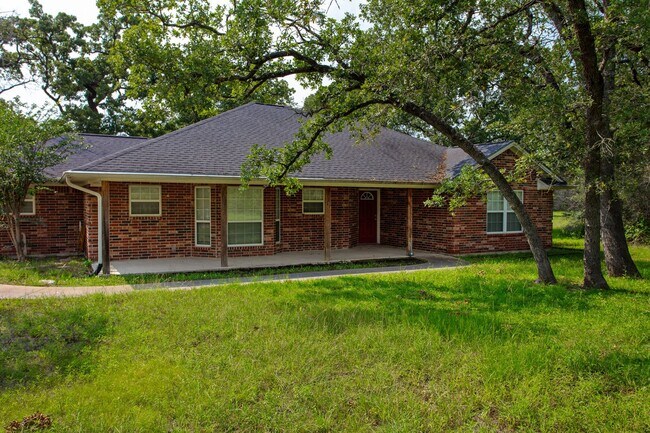 Building Photo - Rural location 2 bedroom 2 bath home