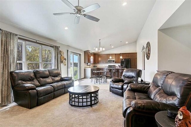 Building Photo - ***COMING SOON*** LAWNCARE INCLUDED! - 3 Bed 2 Bath Ranch Single Family Home