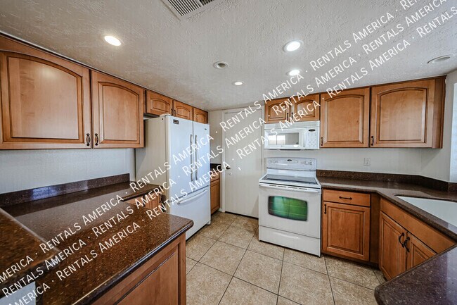 Foto del edificio - 3301 E Wescott Dr
