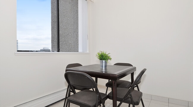 Building Photo - Marlborough Tower