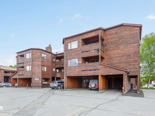 Building Photo - 9720 Vanguard Drive #27
