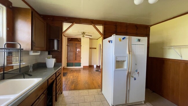 Building Photo - BATTLEGROUND... Historic 3 Bedroom 1 Bath House