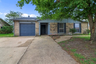 Building Photo - 7012 Lincolnshire Ln