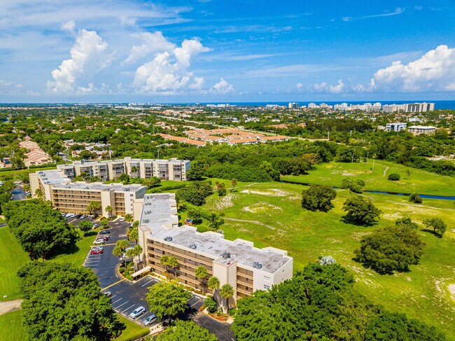 Foto del edificio - 6400 NW 2nd Ave