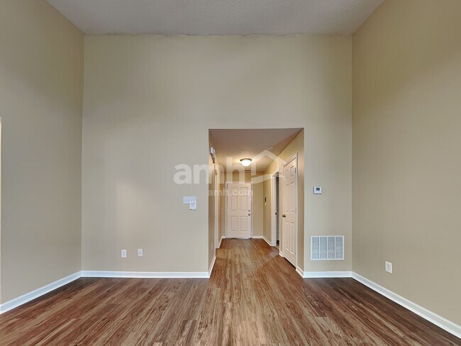 Building Photo - 1438 Dowell St