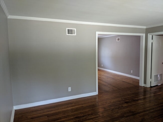 Building Photo - 44 Thackery Pl
