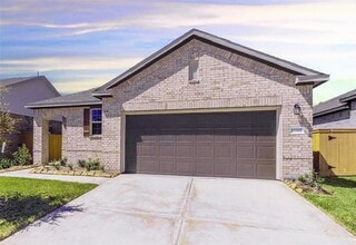 Building Photo - 13307 Rowan Grn Dr