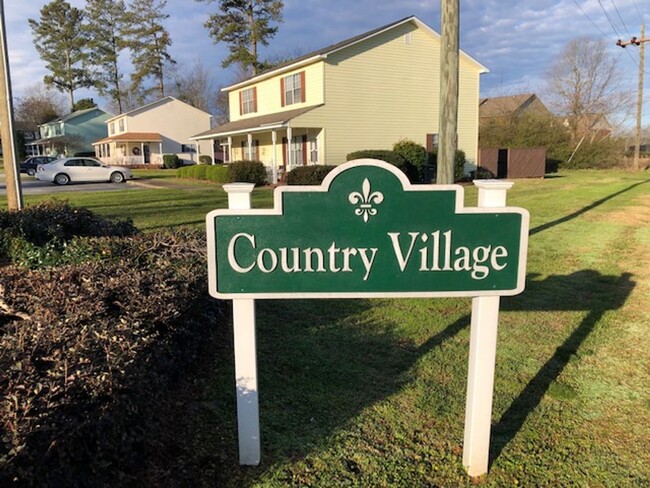 Building Photo - 140 Country Village