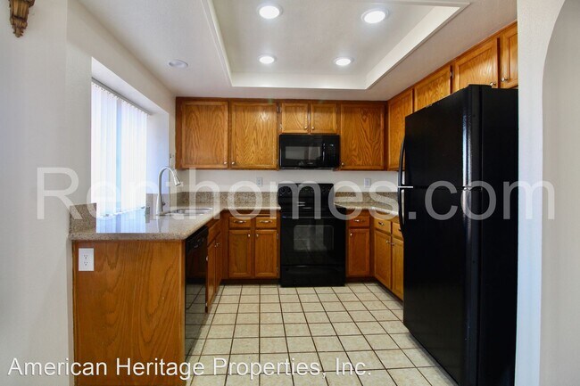 Building Photo - 4 br, 3 bath House - 12986 Isocoma Street