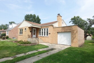 Building Photo - 18637 Highland Ave