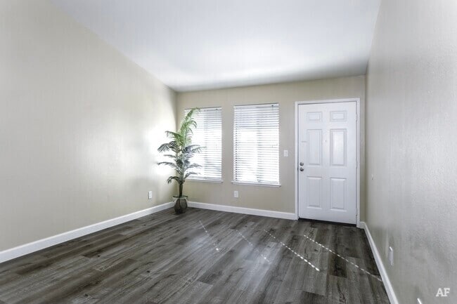 Foto del edificio - Tahoe at Fair Oaks Apartments