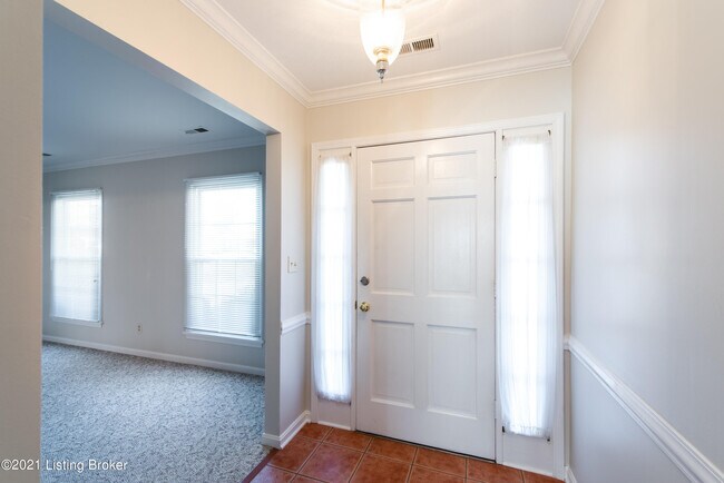 Building Photo - 2402 Thelma Ct