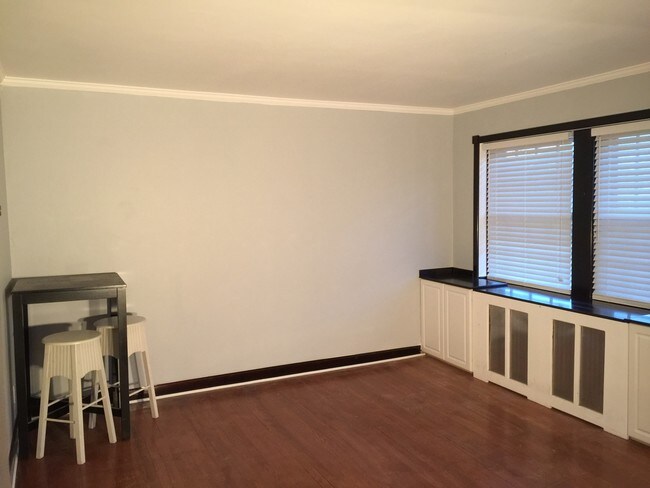 Building Photo - 2813 Clearview Ave