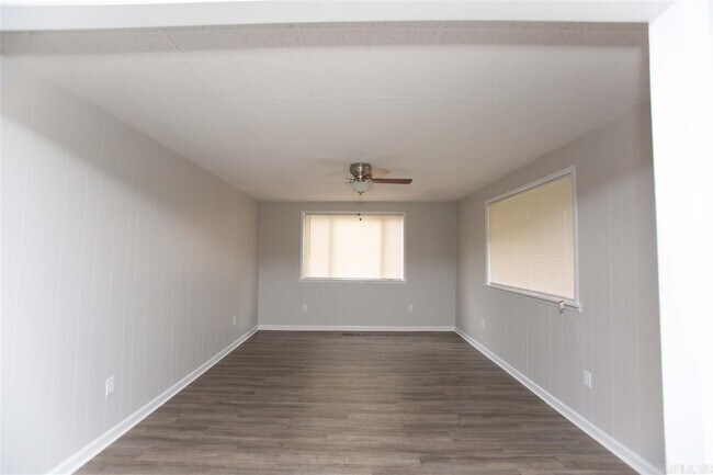 Building Photo - 22.5 Daven Ct
