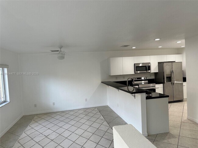 Foto del edificio - 324 NE 3rd St