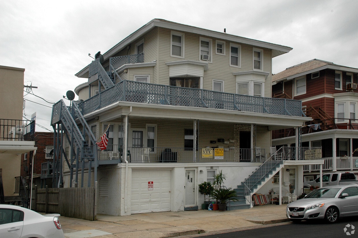 110 S Little Rock Ave, Ventnor City, NJ 08406 Apartments in Ventnor