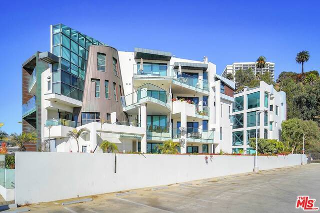 Foto principal - 270 Palisades Beach Rd