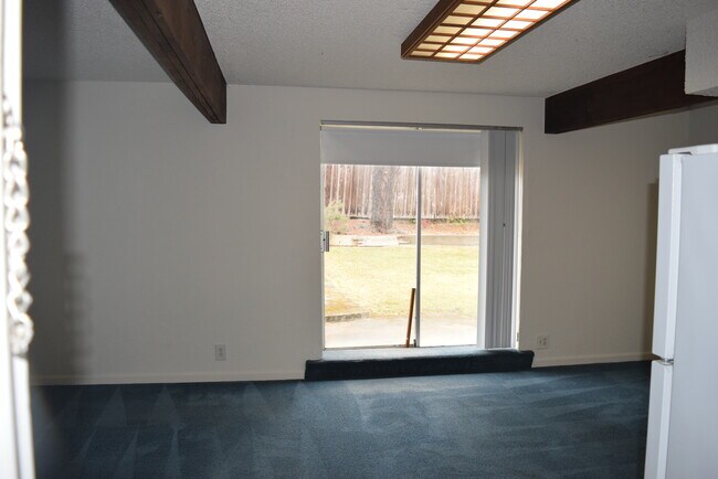Foto del edificio - 2490 Valleywood Dr