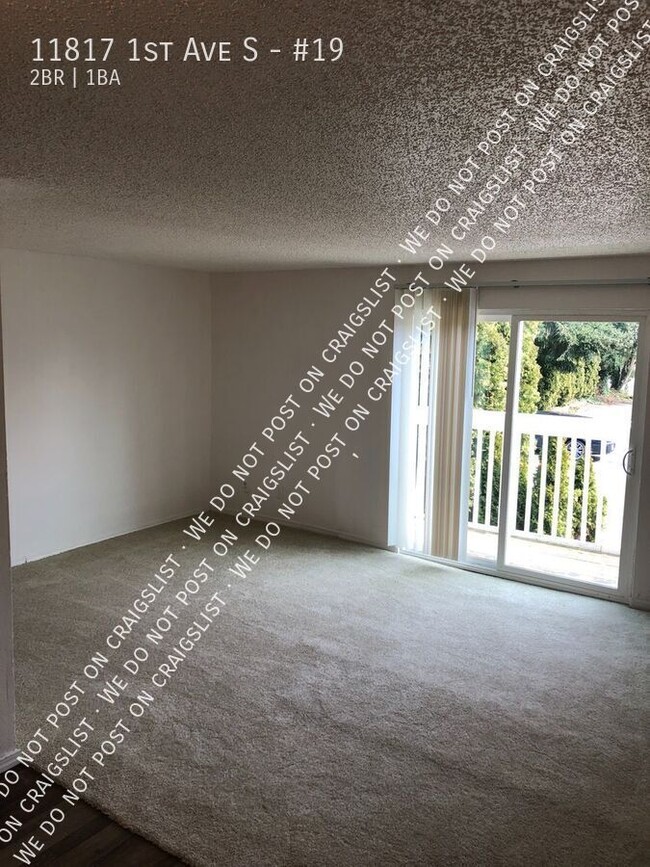 Building Photo - Light and bright 2Bedroom / 1Bath