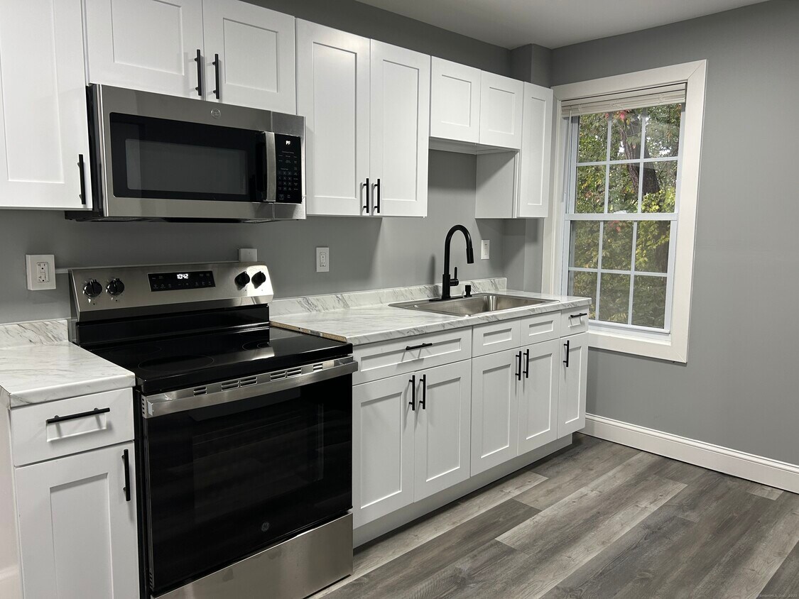 Foto principal - 92 Boswell Ave