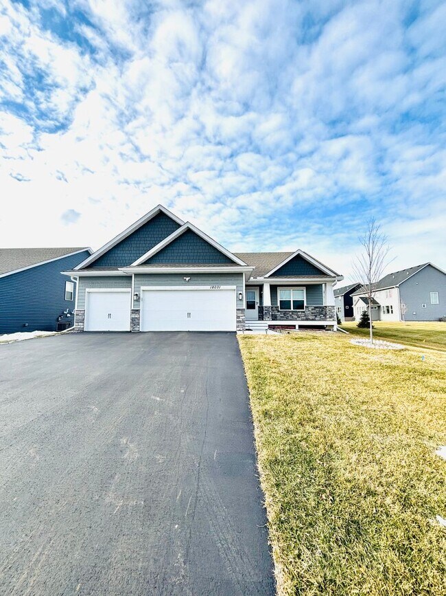 Foto del edificio - Amazing updated 4 bed house in Lakeville!