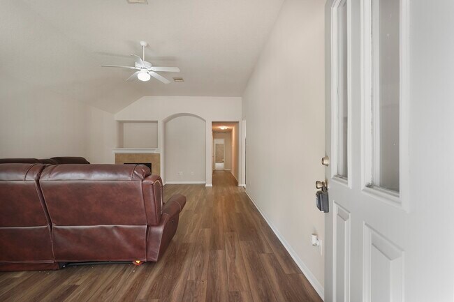 Foto del edificio - 29417 Forest Floor Ln