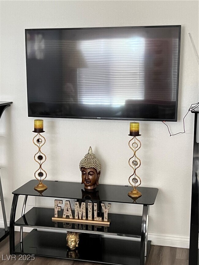 Foto del edificio - 3835 Chutney St