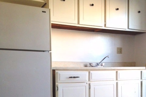 Kitchen - 124 Elmur Dr