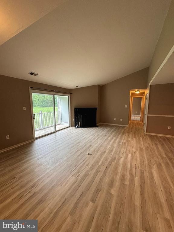Building Photo - 906 Mews Dr