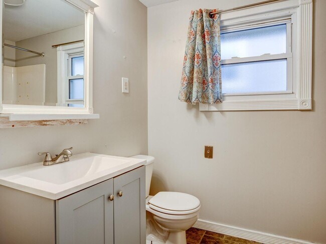 Foto del edificio - 2 Bedroom House in New Brighton