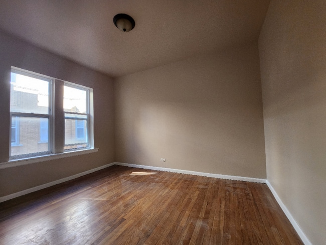 Building Photo - 10 N Long Ave