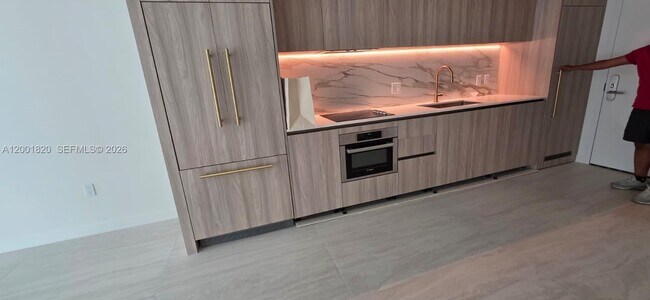 Building Photo - 77 SE 5th St