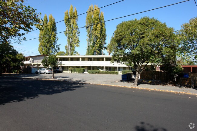 Foto del edificio - 7466 Bridgit Dr