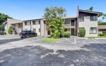 Building Photo - 311 W Laurel Dr