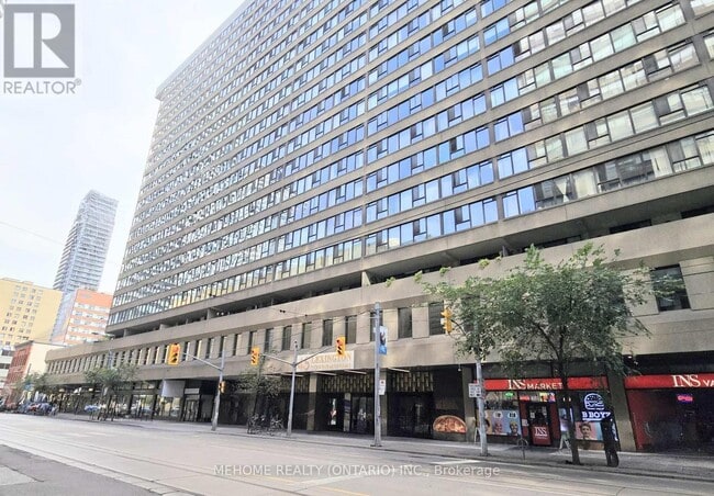 Building Photo - 45 Carlton St.