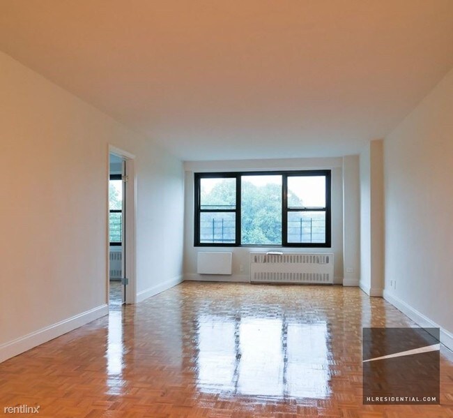 Building Photo - 392 Saint Johns Pl