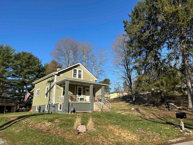 Foto del edificio - 35 Lyle Rd